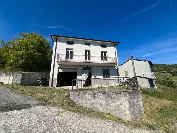 Casa trilocale in vendita in Località Bertonazzi, Bardi