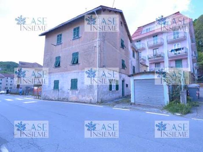 Appartamento quadrilocale in vendita in Via Romitorio, Centro, Masone