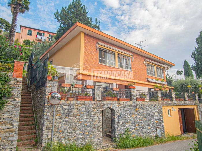 Appartamento quadrilocale in vendita in Via Primavera, Centro, Zoagli