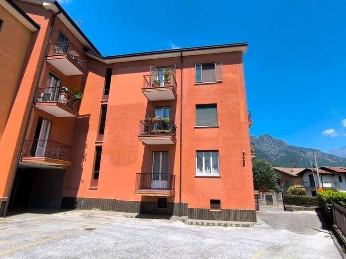 Appartamento trilocale in vendita in Via Bellingera, Civate