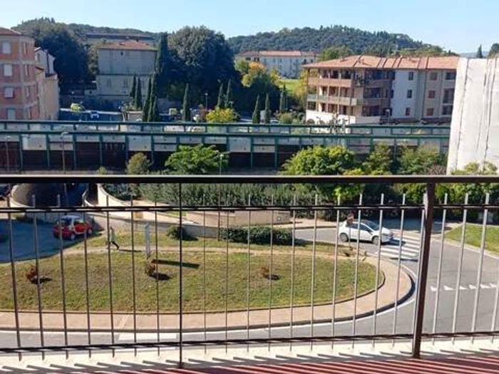 Appartamento quadrilocale in vendita in Piazza Industria, Centro, Poggibonsi