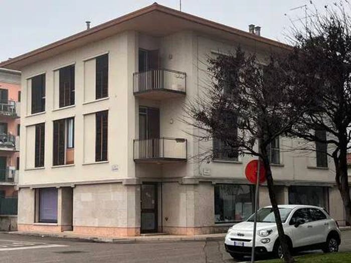 Casa con 6 locali in vendita in Via Ospedale, Aviano Castello, Aviano
