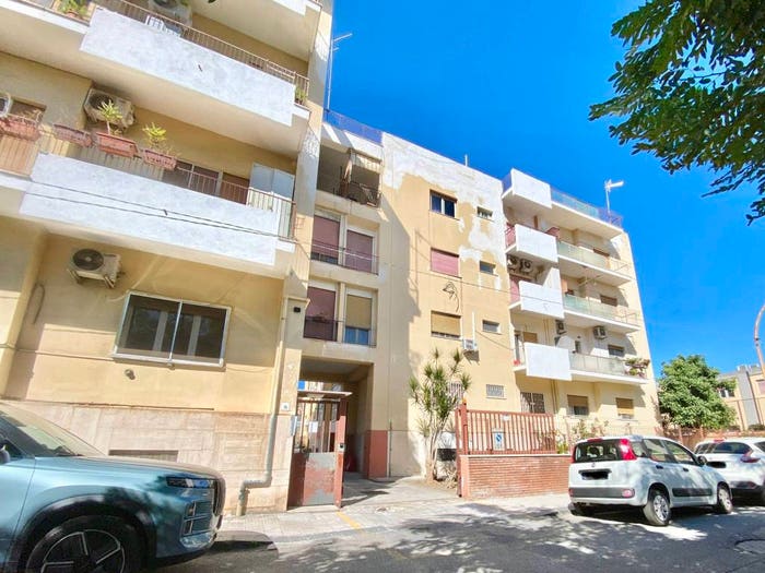 Appartamento trilocale in vendita in Via degli Orti, Gonzaga, Messina