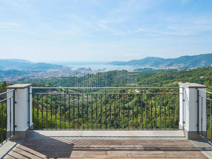 Casa con 6 locali in vendita in Via Montalbano, Montalbano Valdurasca, La Spezia