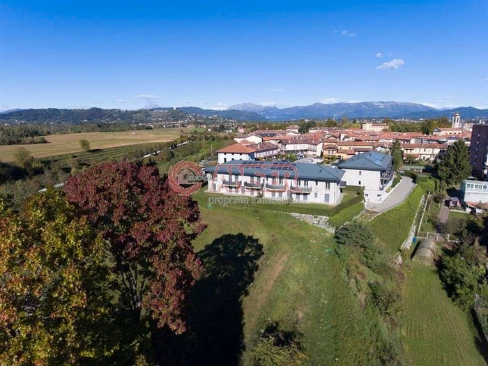 Appartamento trilocale in vendita in Centro, Lomagna