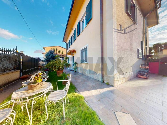Casa con 6 locali in vendita in Via Quercioli, Rinchiostra Quercioli, Massa