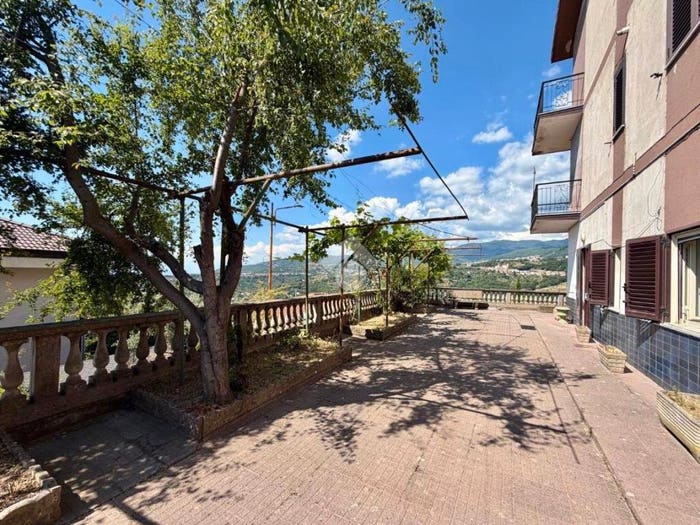 Appartamento trilocale in vendita in Via Duomo, Magli, Casali del Manco