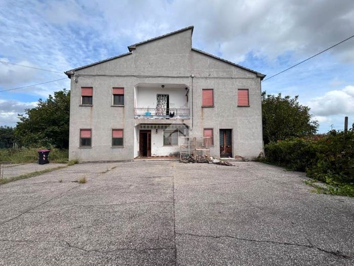 Casa con 6 locali in vendita in Via coette basse, Cavarzere