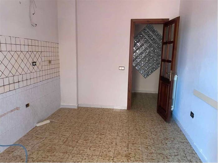 Appartamento con 6 locali in vendita in Via Diopoldo Alemanno, Mondragone