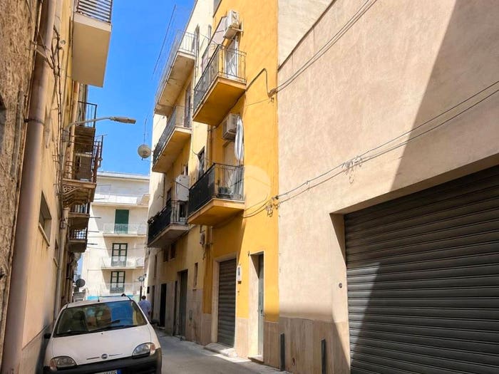 Appartamento con 6 locali in vendita in Via Cristoforo Colombo, Centro, Alcamo