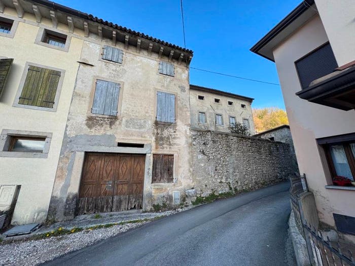 Casa bilocale in vendita in Via Borgo Piai, Centro, Fregona