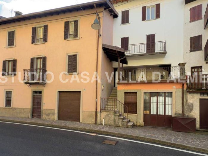 Appartamento bilocale in vendita in Via Roma, Centro, Oltre il Colle