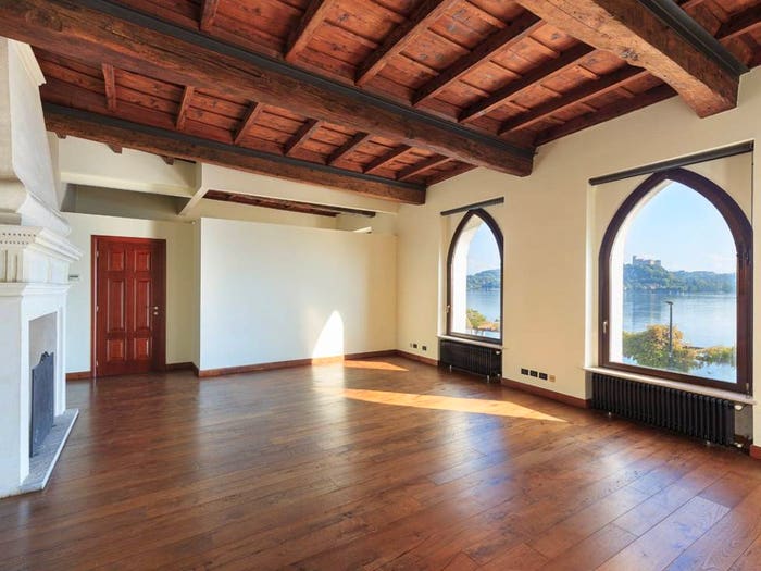 Appartamento con 5 locali in vendita in Corso Guglielmo Marconi, Arona