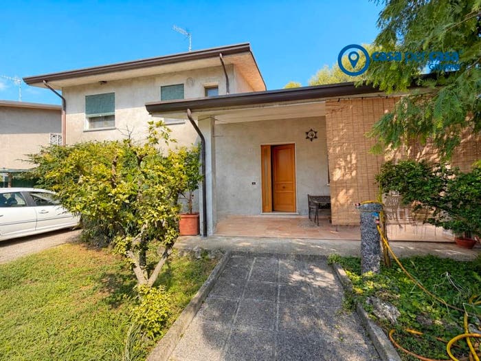 Casa quadrilocale in vendita in Via Don G Breda, Centro, Vescovana