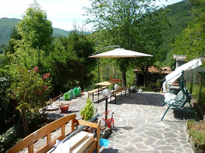 Casa con 6 locali in vendita in Via Sant'Andrea, Sant'andrea Pelago, Pievepelago