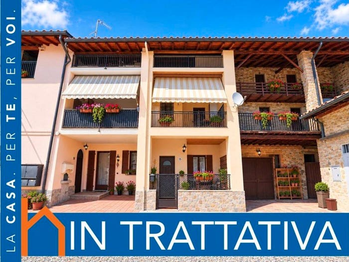 Casa quadrilocale in vendita in Vicolo Bizzozero, Centro, Malnate