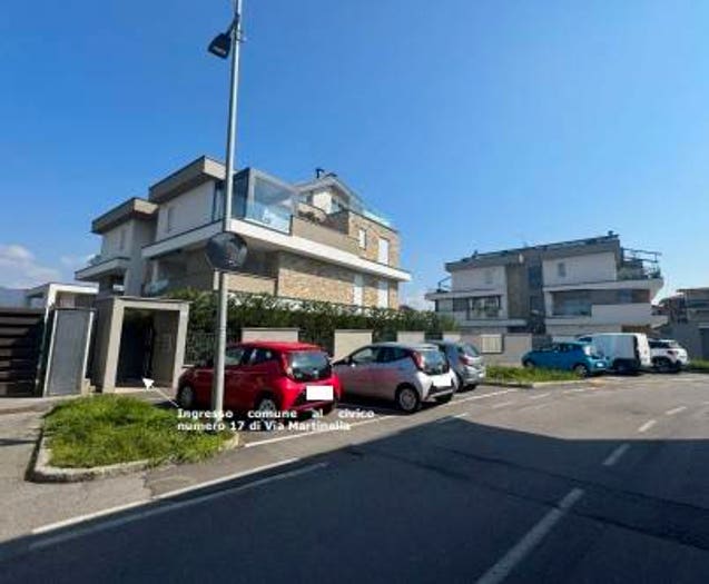 Casa con 6 locali in vendita in Via Martinella, Torre Boldone