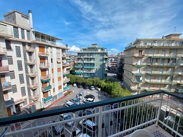 Appartamento bilocale in vendita in Piazza Antonio Gramsci, Borghetto Santo Spirito