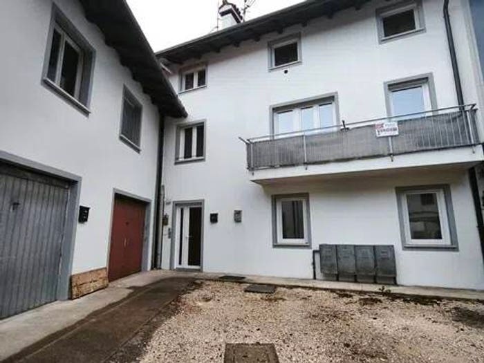 Appartamento con 6 locali in vendita in Via G Mazzini, Maniago