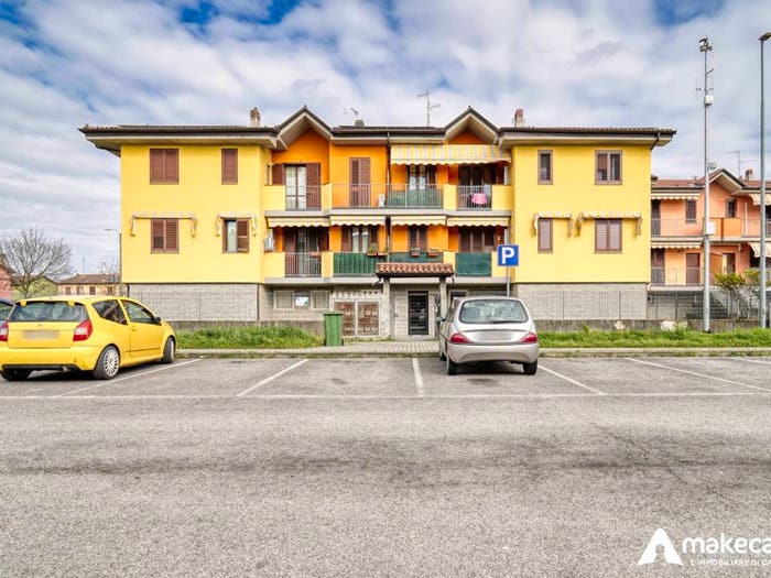 Appartamento trilocale in vendita in Via Papa Giovanni Paolo II, Casaletto Lodigiano