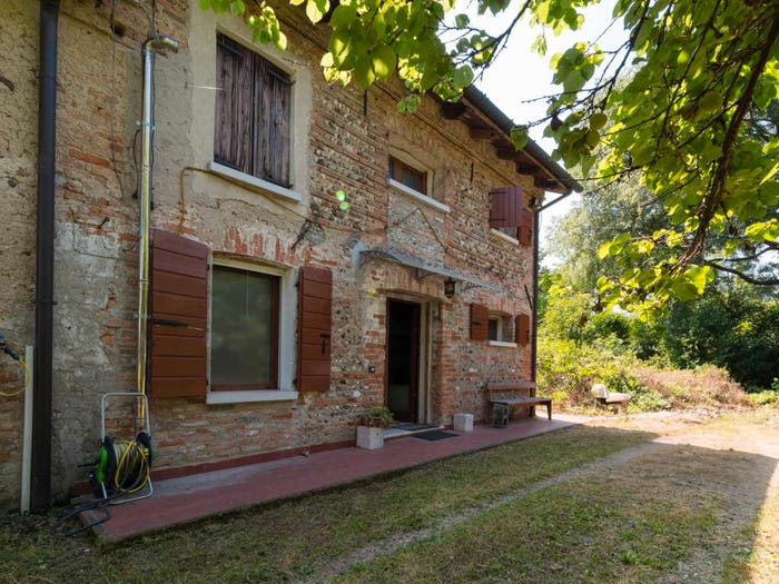 Casa quadrilocale in vendita in Via Fratelli Bandiera, Centro, Paese