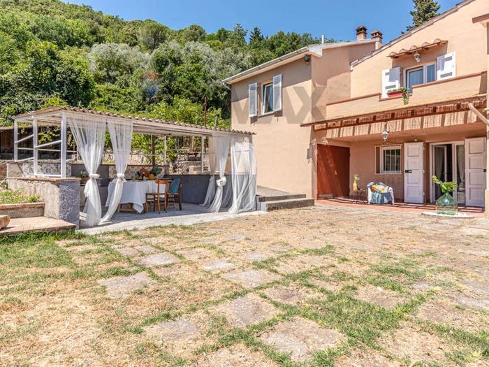 Casa con 5 locali in vendita in Riparbella