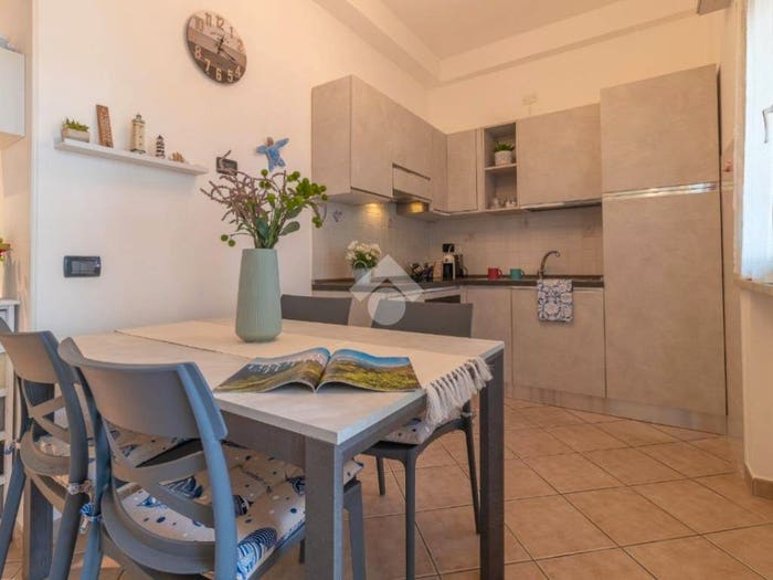 Appartamento trilocale in vendita in Vle Vulcano, Pinarella, Cervia