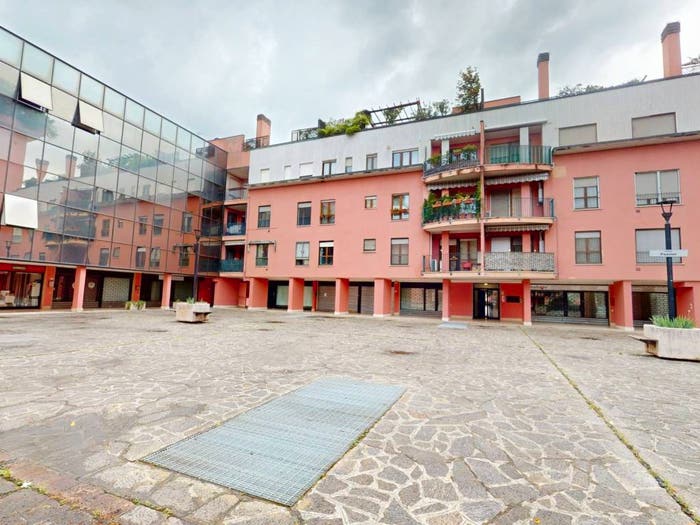 Appartamento quadrilocale in vendita in Piazza Pier Paolo Pasolini, Centro, Pessano con Bornago