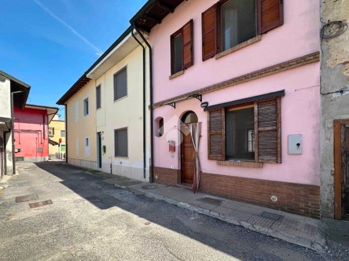 Casa trilocale in vendita in Vicolo Palladini, Centro, Crespiatica
