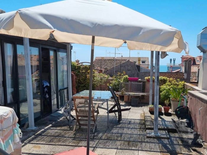 Appartamento con 6 locali in vendita in Calle Ospedale, Centro, Caorle