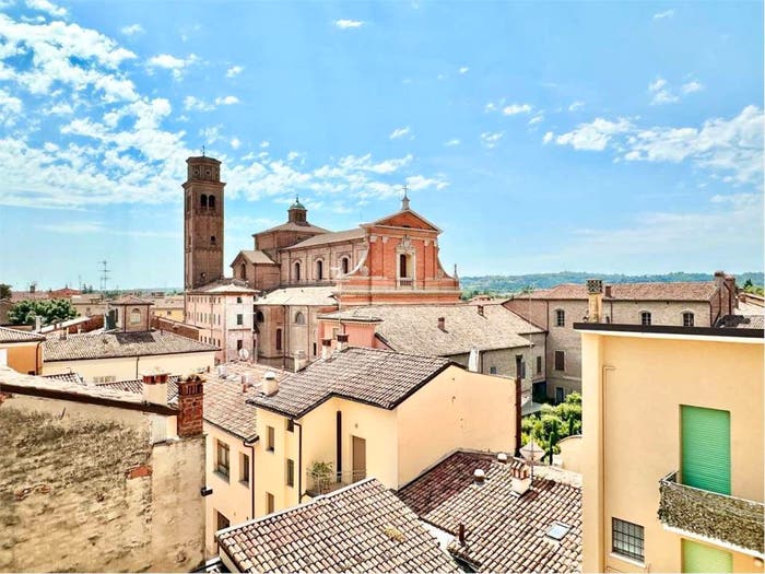 Appartamento quadrilocale in vendita in Ultimo piano con ascensore e risc autonomo, Centro Storico, Imola