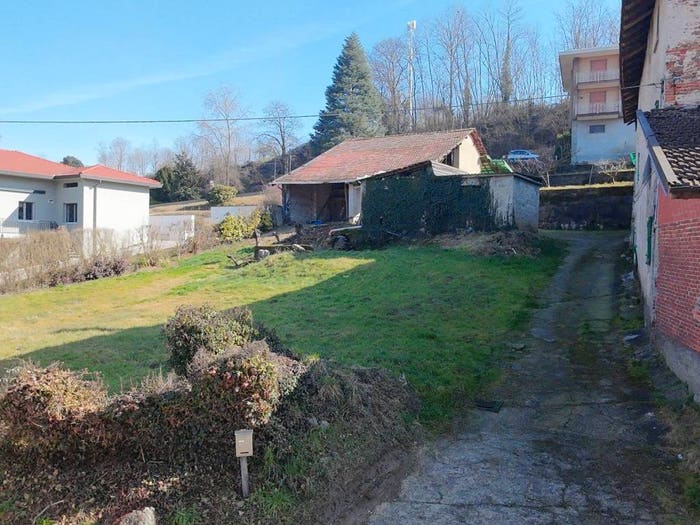 Casa in vendita in Salita Colombaro, Centro, Borgomanero