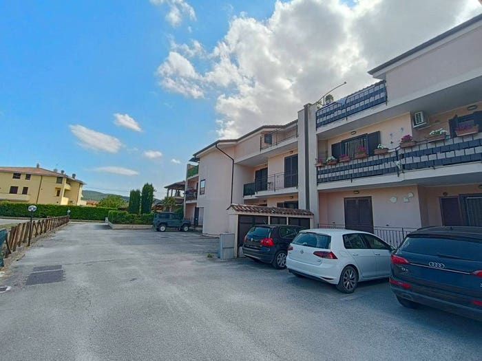 Appartamento quadrilocale in vendita in Via Bagno del Cardinale, Colle Umberto Monte Tezio, Perugia