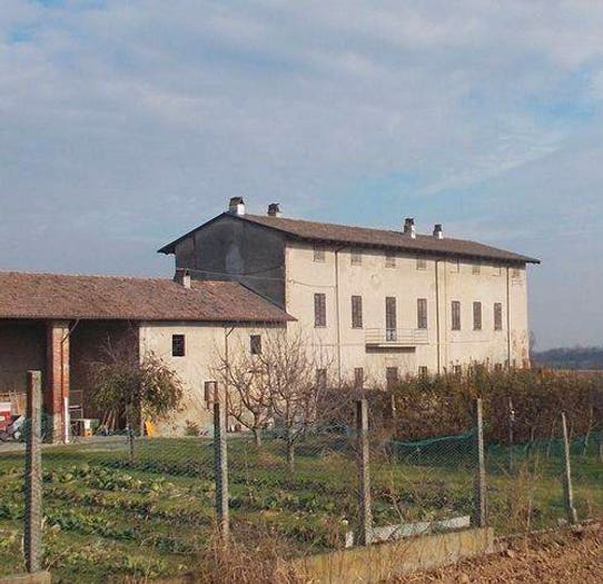 Casa con 6 locali in vendita in Strada Castel San Giovanni, Castel San Giovanni