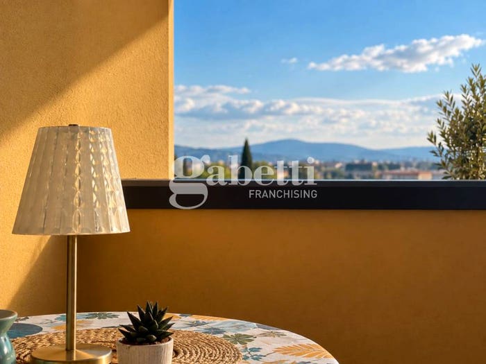 Appartamento con 5 locali in vendita in Via Onofrio Zeffirini, Ponte di Mezzo Circondaria, Firenze