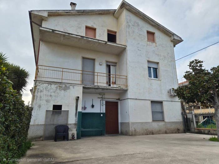 Casa con 6 locali in vendita in Via Padre Mario Lanciotti, Cupra Marittima