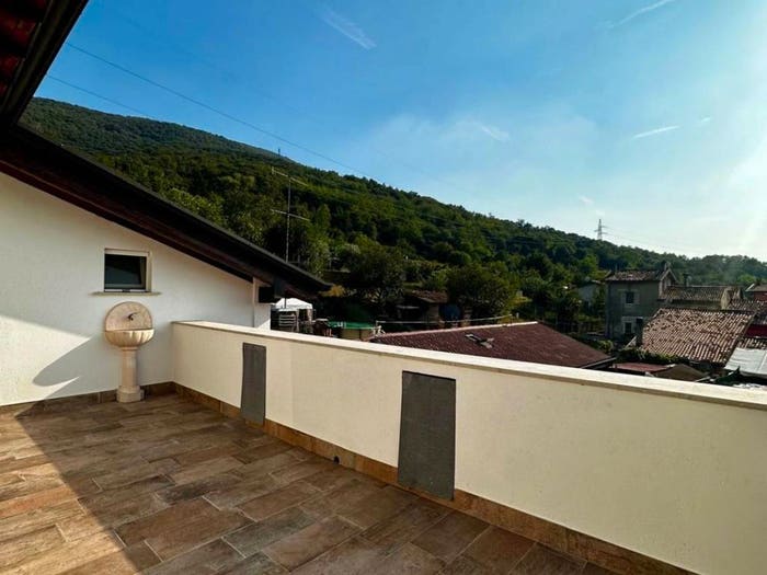 Casa quadrilocale in vendita in Via San Cesario, Centro, Nave