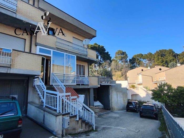 Casa con 6 locali in vendita in via delle Retaie, Acquaviva Picena