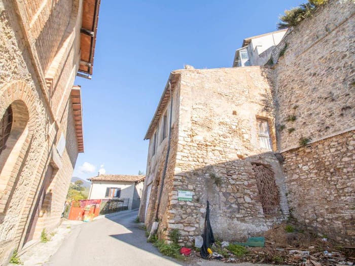 Casa quadrilocale in vendita in Piazza Roma, Centro, Torri in Sabina