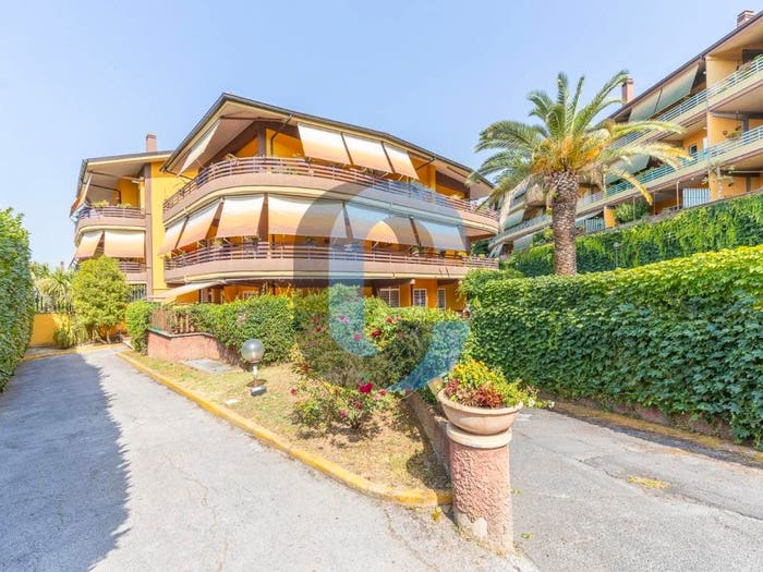 Appartamento trilocale in vendita in Viale dell'Arcipretura, Centro, Monte Porzio Catone