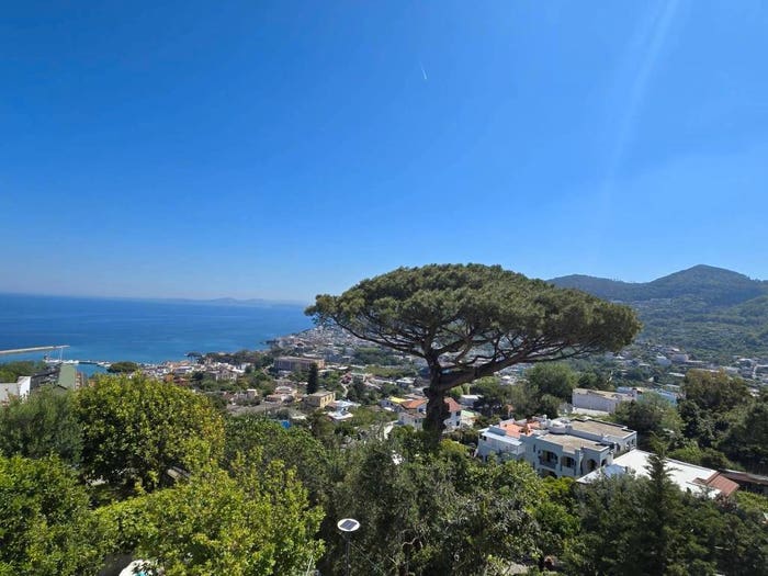 Appartamento quadrilocale in vendita in Via Sassolo, Casamicciola Terme