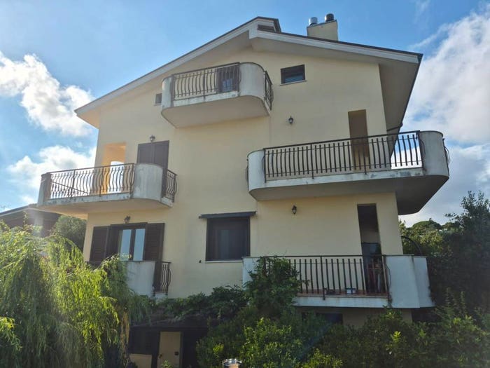 Casa con 6 locali in vendita in Località Malfone, Tiriolo