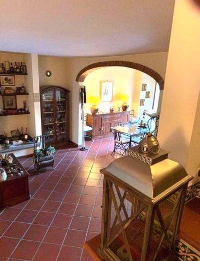Casa con 6 locali in vendita in Via Ardengo Soffici, Centro, Poggio a Caiano
