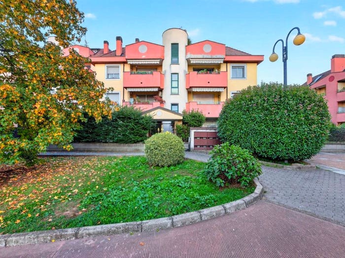 Appartamento quadrilocale in vendita in Via Eliseo Vismara, Centro, Arese