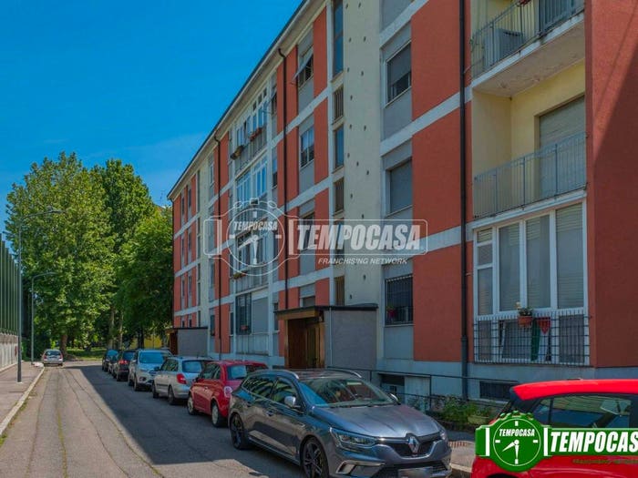 Appartamento trilocale in vendita in Via Val Lagarina, Roserio, Milano
