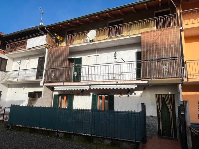 Casa quadrilocale in vendita in Via nobile, Revislate, GatticoVeruno