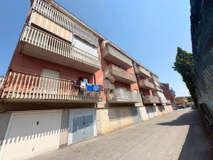 Appartamento trilocale in vendita in Via Carmagnola, Centro, Poirino