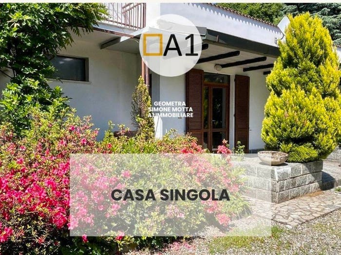 Casa quadrilocale in vendita in Centro, Lentate sul Seveso