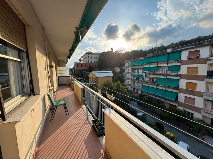 Appartamento quadrilocale in vendita in Via Giovanni Guglielmo Longo, Pegli, Genova