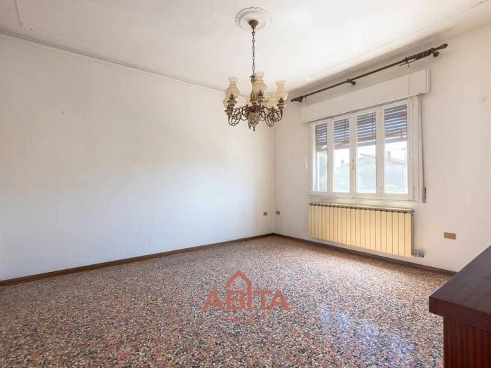 Appartamento quadrilocale in vendita in Via Stazione, Maerne, Martellago